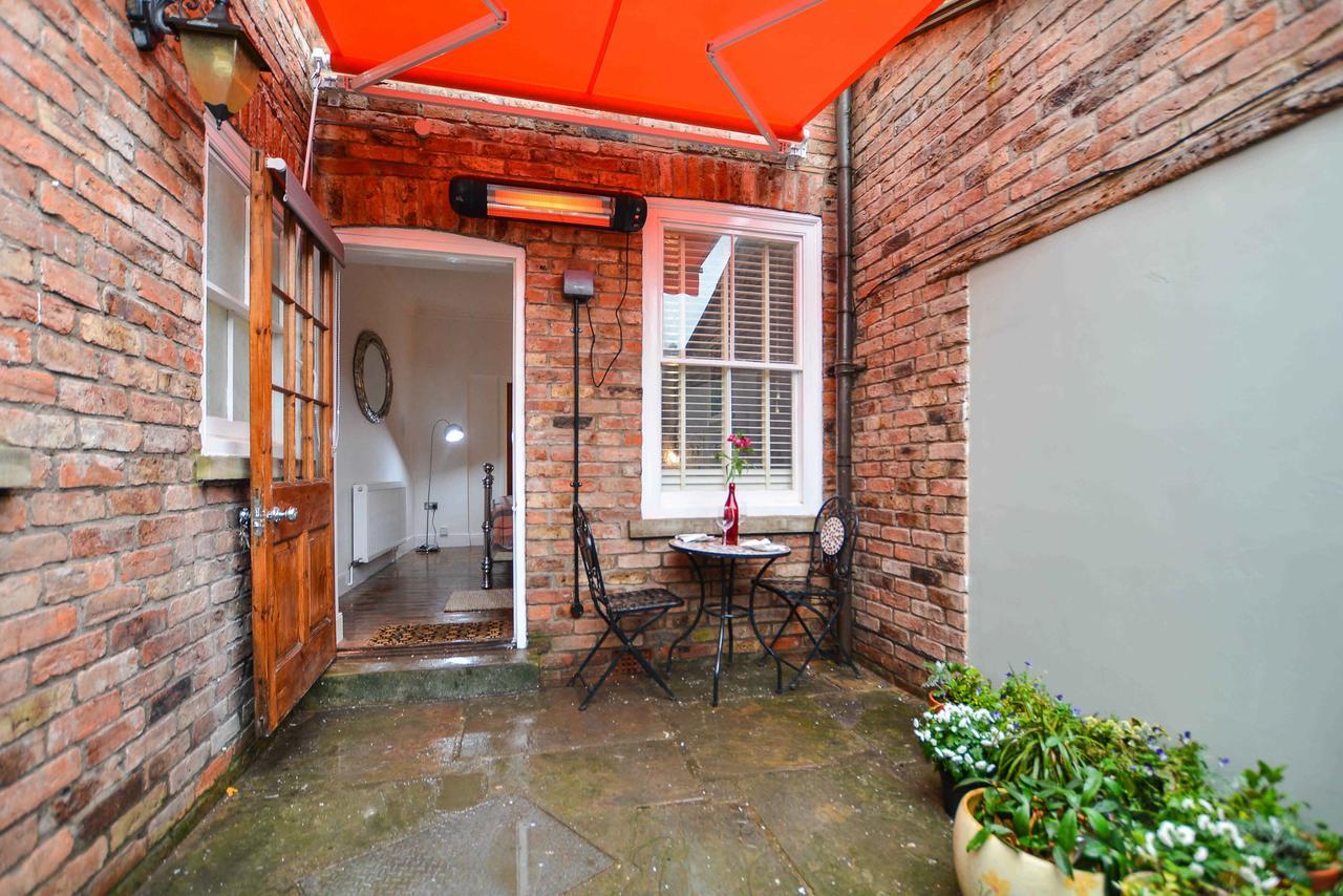 The Location- 1 Free Private Parking Space - 60 Second Walk 2 Minster! York Exteriér fotografie