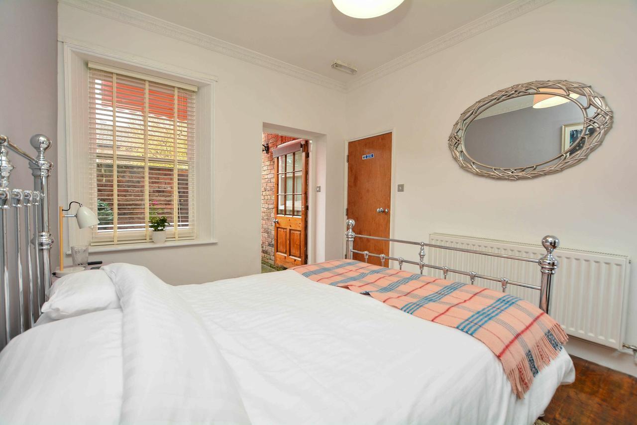 The Location- 1 Free Private Parking Space - 60 Second Walk 2 Minster! York Exteriér fotografie